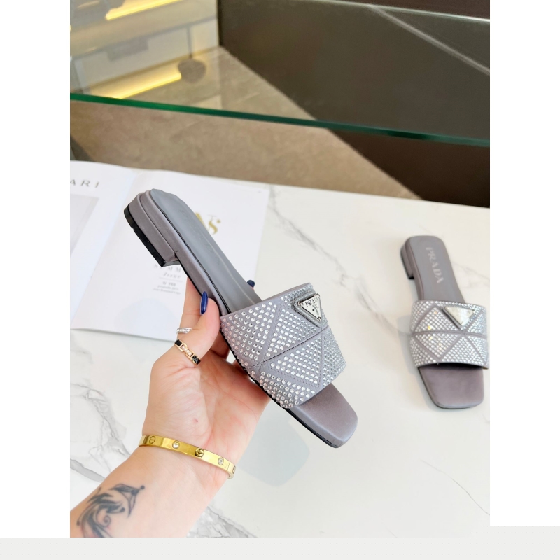 Pra*a slippers
